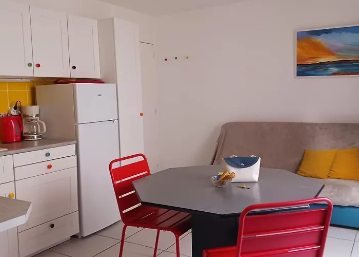 Confortable Studio Bord De Mer
